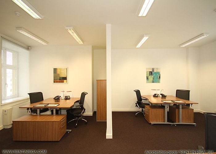 Sludinājumi. Piedāvājam nomāt birojus renovētā ēkā Tērbatas un Dzirnavu ielu krustojumā. Pilnībā aprīkoti un Cena: 1688 EUR/mēn Foto #3
