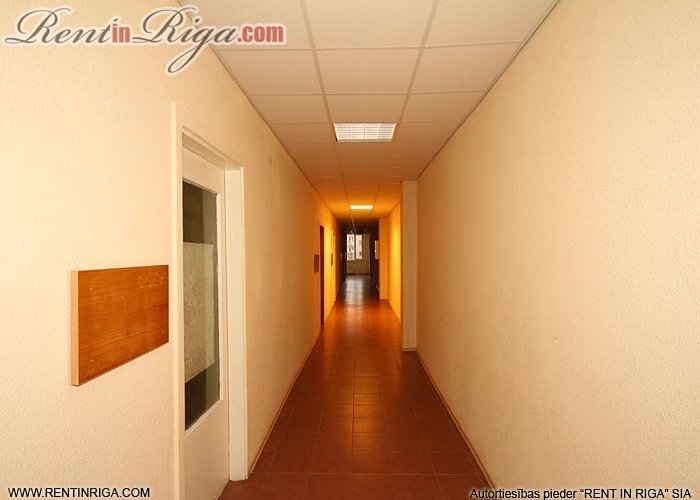 Объявление. Tiek iznomātas biroja telpas pašā Jelgavas centrā.   Katrā stāvā ir savas tualetes atsevišķi gan Цена: 203 EUR/мес. Foto #8
