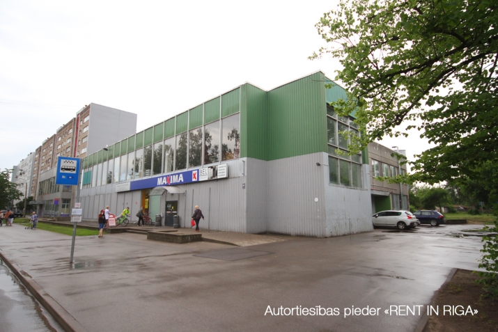 Sludinājumi. Iznomā tirdzniecības telpas Pļavniekos Lubānas un Piedrujas ielu rajonā.  Telpas atrodas Cena: 100 EUR/mēn Foto #4