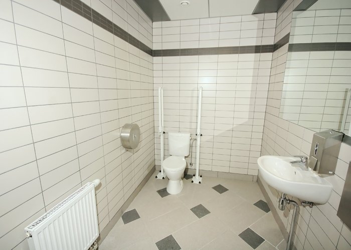 Объявление. Birojs Ziepniekkalnā, jaunā biroju ēkā.   Platība izvietota ēkas 3. stāvā.   Telpu apdare un Цена: 3943 EUR/мес. Foto #8