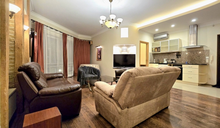 Sludinājumi. No 1 septembra ilgtermiņa īrei tiek piedāvāts mājīgs un ērts četristabu dzīvoklis ar īpašu bonusu - Cena: 850 EUR/mēn Foto #2