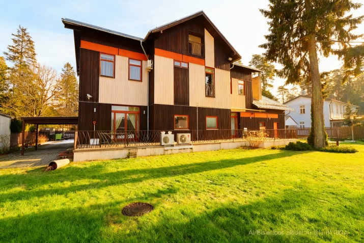 Объявление. ПРОДАЖА  ЧАСТНЫЙ ДОМ В ЮРМАЛЕ, СТРЕЛЬНИЕКУ ПРОСПЕКТ (ПУМПУРИ)   Всего в 8 минутах ходьбы от пляжа!  Цена: 650000 EUR Foto #1