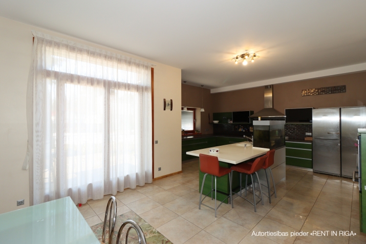 Объявление. ПРОДАЖА  ЧАСТНЫЙ ДОМ В ЮРМАЛЕ, СТРЕЛЬНИЕКУ ПРОСПЕКТ (ПУМПУРИ)   Всего в 8 минутах ходьбы от пляжа!  Цена: 650000 EUR Foto #7