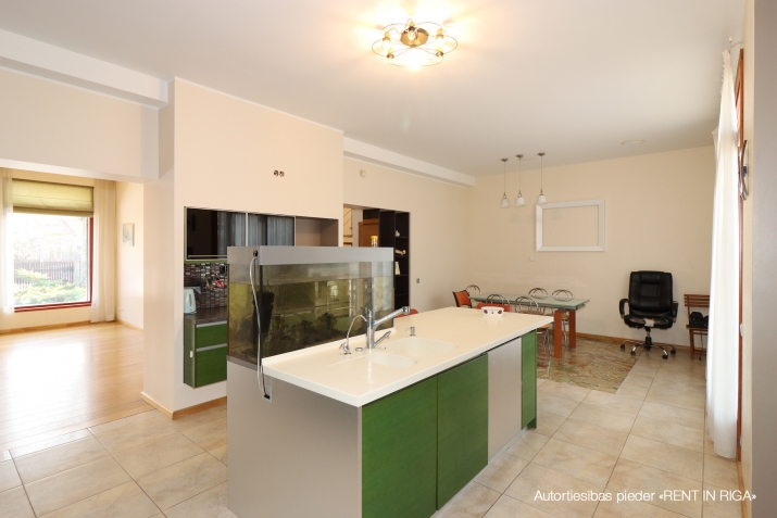 Объявление. ПРОДАЖА  ЧАСТНЫЙ ДОМ В ЮРМАЛЕ, СТРЕЛЬНИЕКУ ПРОСПЕКТ (ПУМПУРИ)   Всего в 8 минутах ходьбы от пляжа!  Цена: 650000 EUR Foto #9