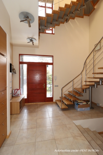 Объявление. ПРОДАЖА  ЧАСТНЫЙ ДОМ В ЮРМАЛЕ, СТРЕЛЬНИЕКУ ПРОСПЕКТ (ПУМПУРИ)   Всего в 8 минутах ходьбы от пляжа!  Цена: 650000 EUR Foto #4