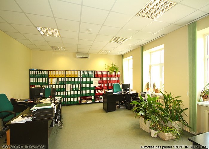 Sludinājumi. Pārdod namīpašumu Rīgas centrā Rūjienas ielā. Tā ir četru stāvu ēka ar pagrabstāvu, 2000. gadā tika Cena: 500000 EUR Foto #7