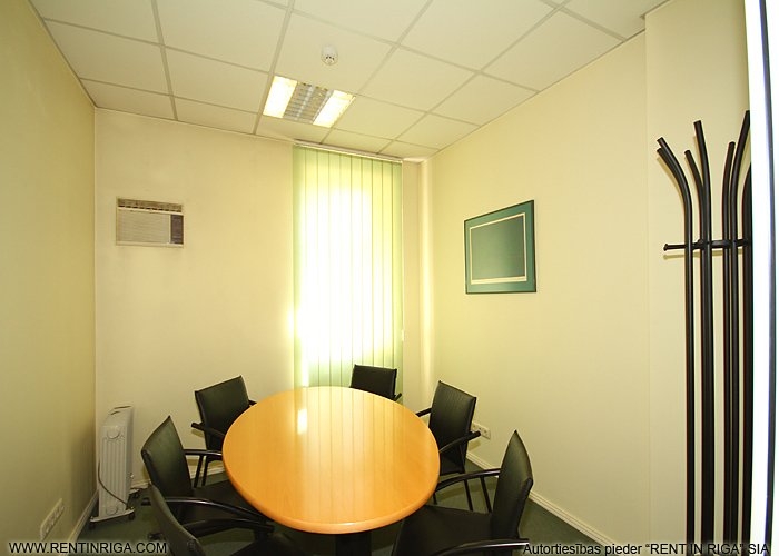 Sludinājumi. Pārdod namīpašumu Rīgas centrā Rūjienas ielā. Tā ir četru stāvu ēka ar pagrabstāvu, 2000. gadā tika Cena: 500000 EUR Foto #5