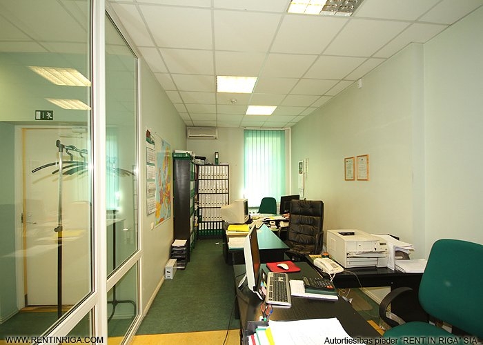 Sludinājumi. Pārdod namīpašumu Rīgas centrā Rūjienas ielā. Tā ir četru stāvu ēka ar pagrabstāvu, 2000. gadā tika Cena: 500000 EUR Foto #8