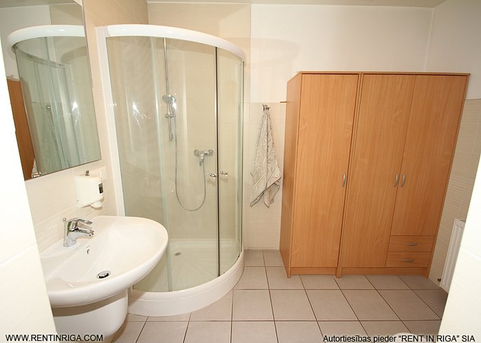 Sludinājumi. Lieliska iespēja ierīkot sev biroju klusā centra rajonā, vēsturiskā namā. Telpas ir ar kvalitatīvu Cena: 2535 EUR/mēn Foto #9