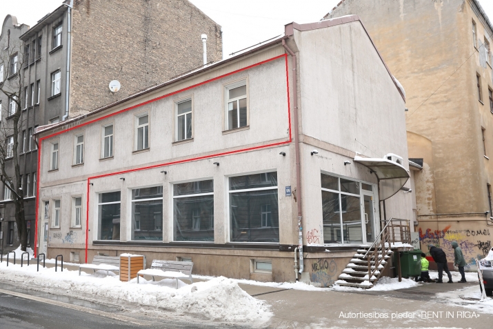 Объявление. Мультифункциональные помещения площадью 416м2. На 1-м этаже помещение для приема/рецепции, в Цена: 370000 EUR Foto #2