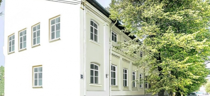 Объявление. Отдельно стоящее 3-х этажное здание в центре. Доступен через 6-8 месяцев после ремонта.   + Площадь Цена: 14520 EUR/мес. Foto #4