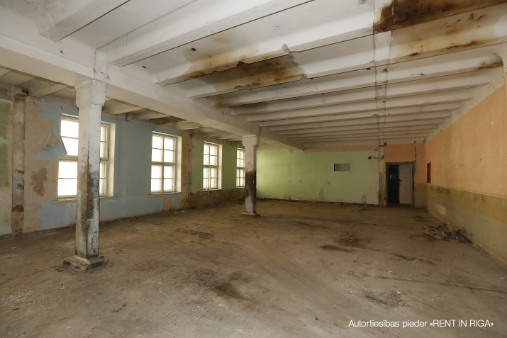 Объявление. Отдельно стоящее 3-х этажное здание в центре. Доступен через 6-8 месяцев после ремонта.   + Площадь Цена: 14520 EUR/мес. Foto #7