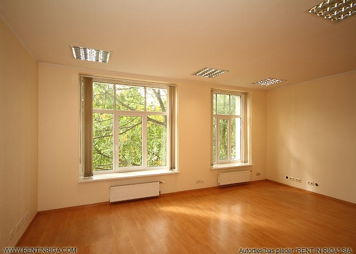 Объявление. Офис по адресу Bauskas iela 58A  3-й этаж  Площадь состоит из двух кабинетов  Санузел общий, в Цена: 250 EUR/мес. Foto #2