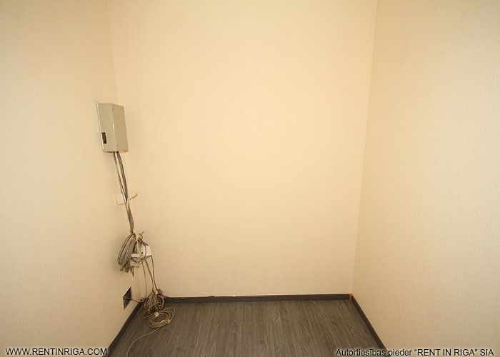 Объявление. Офис по адресу Bauskas iela 58A  3-й этаж  Площадь состоит из двух кабинетов  Санузел общий, в Цена: 250 EUR/мес. Foto #4