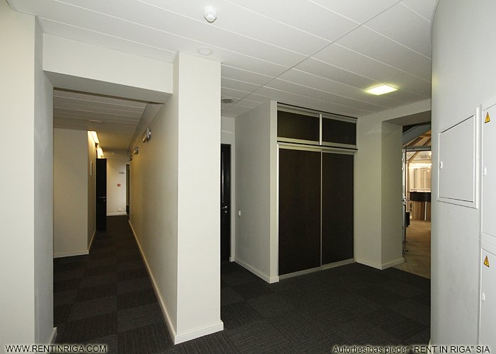 Sludinājumi. Iznomā ekskluzīvas biroja telpas ar pilnu apdari, pašā Rīgas centrā, Dzirnavu un Tērbatas ielu Cena: 3576 EUR/mēn Foto #6