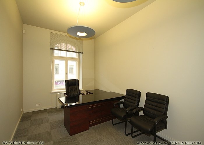 Sludinājumi. Iznomā ekskluzīvas biroja telpas ar pilnu apdari, pašā Rīgas centrā, Dzirnavu un Tērbatas ielu Cena: 3576 EUR/mēn Foto #8