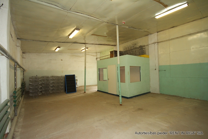 Sludinājumi. Apkurināmas telpas noliktavai/ražotnei.   Foto informatīvs, piedāvājam blakus telpas šajā pat Cena: 320 EUR/mēn Foto #5