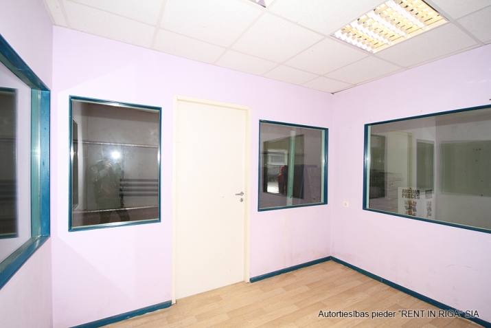 Sludinājumi. Apkurināmas telpas noliktavai/ražotnei.   Foto informatīvs, piedāvājam blakus telpas šajā pat Cena: 320 EUR/mēn Foto #6