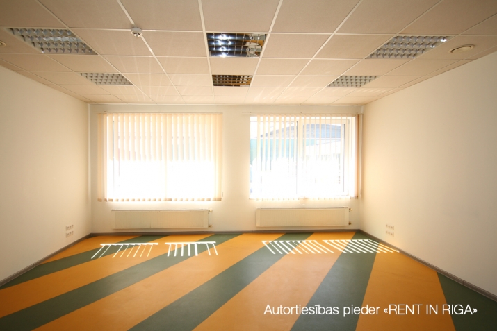 Sludinājumi. Autonoms birojs/tirdzniecības telpas pie tirdzniecības ostas Uriekstes ielā.  + Privāta ieeja no Cena: 1395 EUR/mēn Foto #9