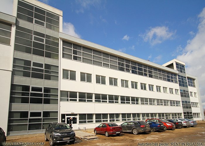 Sludinājumi. Iznomā biroja telpas renovētā biroju ēkā Pļavniekos.  + 2. stāvs. + Platība sastāv no atvērtas Cena: 962 EUR/mēn Foto #7