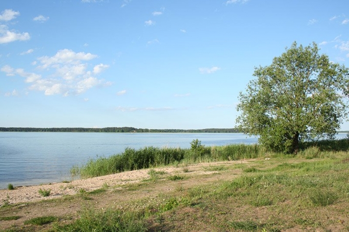 Объявление. Продается земля на самом берегу озера Кишезерс со стороны Риги. - Можно строить 3-этажный дом с Цена: 1.30305e+06 EUR Foto #2
