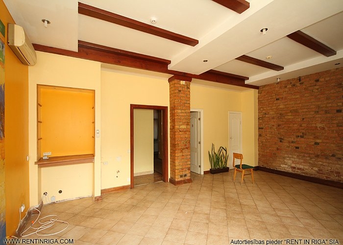 Sludinājumi. Pārdod tirdzniecības telpas Centrā, ELijas ielas rajonā, 1. stāvā. Platība sastāv no tirdzniecības Cena: 145000 EUR Foto #2