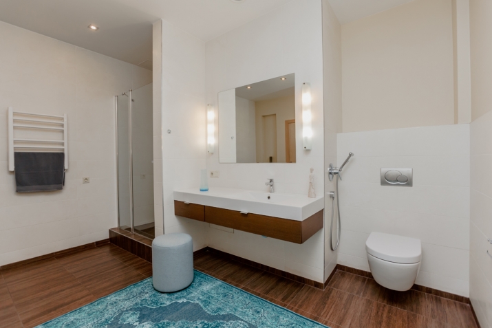 Sludinājumi. LUX klases dzīvesvieta klusā vietā, pašā Vecrīgas sirdī.  Cenā ietilpst apsildāma autostāvvieta, Cena: 495000 EUR Foto #4