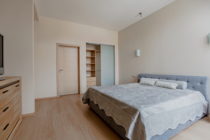 Sludinājumi. LUX klases dzīvesvieta klusā vietā, pašā Vecrīgas sirdī.  Cenā ietilpst apsildāma autostāvvieta, Cena: 495000 EUR Foto #3