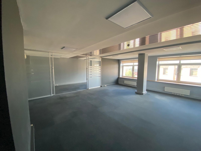 Объявление. Iznomā biroja telpas Elijas ielā. Birojs atrodas ēkas 6. stāvā.  Gaišs un saulains birojs, kas Цена: 1974 EUR/мес. Foto #5