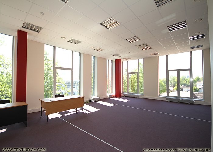 Sludinājumi. Birojs pie t/c \'MOLS\'.  + 3. stāvs. + Platība sastāv no atvērtas telpas, kabineta un servera Cena: 676 EUR/mēn Foto #2