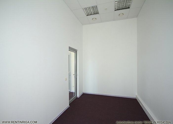 Sludinājumi. Birojs pie t/c \'MOLS\'.  + 3. stāvs. + Platība sastāv no atvērtas telpas, kabineta un servera Cena: 676 EUR/mēn Foto #5