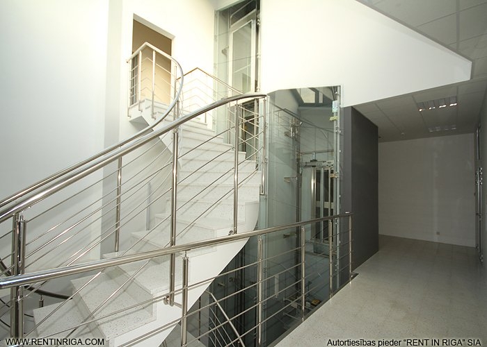 Sludinājumi. Birojs pie t/c \'MOLS\'.  + 3. stāvs. + Platība sastāv no atvērtas telpas, kabineta un servera Cena: 676 EUR/mēn Foto #8