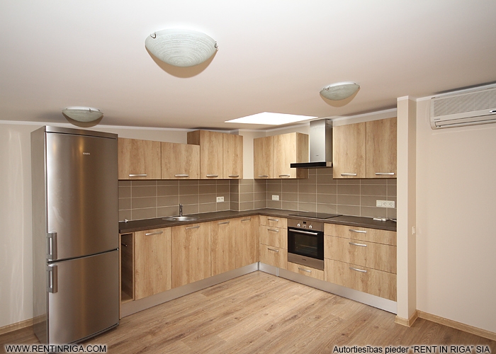 Sludinājumi. Piecu istabu dzīvoklis klusajā centrā, renovētā ēkā Pumpura ielā.  Dzīvoklim tiek veikts Cena: 1500 EUR/mēn Foto #8