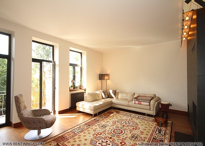 Sludinājumi. Uz īri tiek piedāvāts elegants un ērts trīs istabu dzīvoklis Āgenskalnā, tieši blakus Kalnciema Cena: 1000 EUR/mēn Foto #2