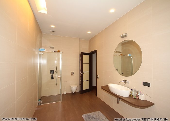 Sludinājumi. Uz īri tiek piedāvāts elegants un ērts trīs istabu dzīvoklis Āgenskalnā, tieši blakus Kalnciema Cena: 1000 EUR/mēn Foto #6