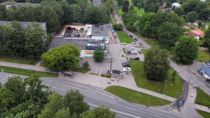 Sludinājumi. Investīciju objekts- tirdzniecības centrs Iļģuciemā. Īpašums iznomāts.  + 2 ēku platība 2497 m2. + Cena: 1.93e+06 EUR Foto #2