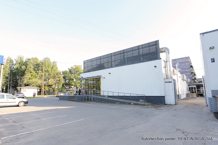 Sludinājumi. Investīciju objekts- tirdzniecības centrs Iļģuciemā. Īpašums iznomāts.  + 2 ēku platība 2497 m2. + Cena: 1.93e+06 EUR Foto #6