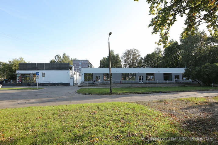 Sludinājumi. Investīciju objekts- tirdzniecības centrs Iļģuciemā. Īpašums iznomāts.  + 2 ēku platība 2497 m2. + Cena: 1.93e+06 EUR Foto #8