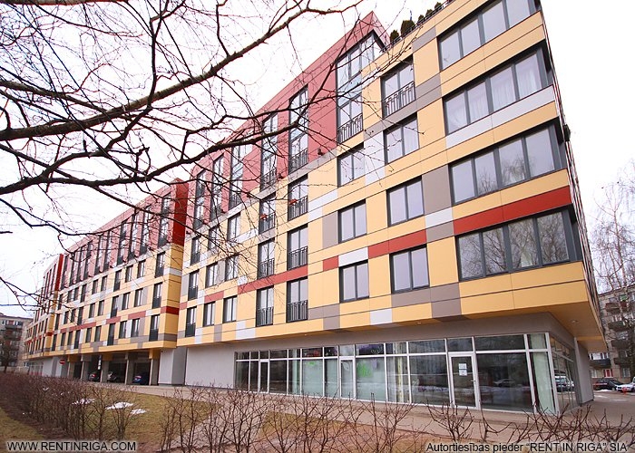 Sludinājumi. No janvāra īrei tiek piedāvāts lielisks divu istabu studijas tipa dzīvoklis jaunajā projektā  \' Cena: 500 EUR/mēn Foto #1