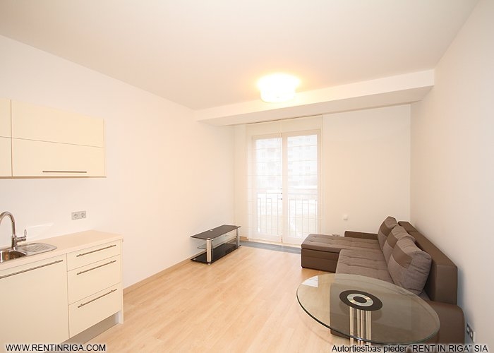 Sludinājumi. No janvāra īrei tiek piedāvāts lielisks divu istabu studijas tipa dzīvoklis jaunajā projektā  \' Cena: 500 EUR/mēn Foto #4