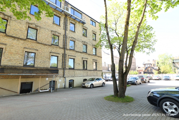 Объявление. Tiek iznomāta biroja telpa Valmieras ielā netālu no Ģertrūdes ielas. Birojs atrodas ēkas 2. stāvā, Цена: 140 EUR/мес. Foto #7
