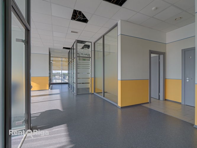 Объявление. Birojs Pļavniekos, jaunas biroju ēkas pēdējā- 5. stāvā. Telpu plānojums un apdare tiek pieskaņota Цена: 1700 EUR/мес. Foto #5