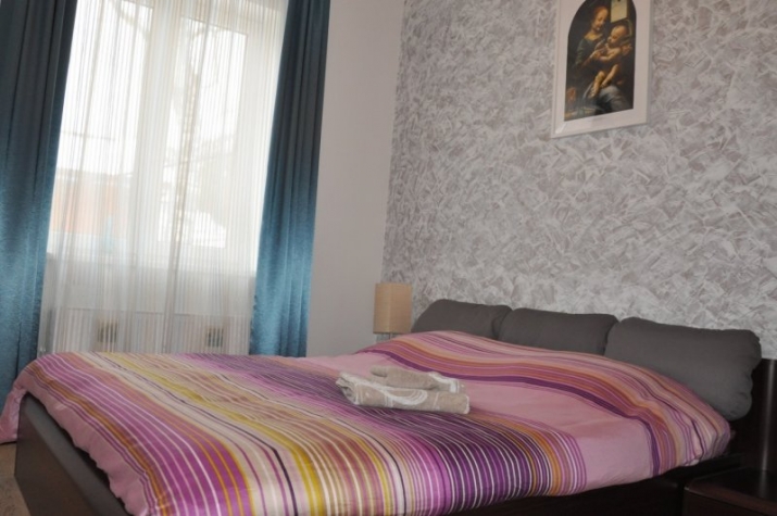 Sludinājumi. Īrei ziemas periodā tiek piedāvāts mūsdienīgs, pilnībā mēbelēts 3 istabu dzīvoklis 3 dzīvokļu mājā Cena: 500 EUR/mēn Foto #6