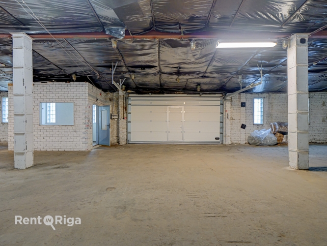 Sludinājumi. Iznomā noliktavas telpas Strenču ielā.  + kopējā platība 240 m2 + 3 fāžu elektrības pieslēgums + Cena: 960 EUR/mēn Foto #1