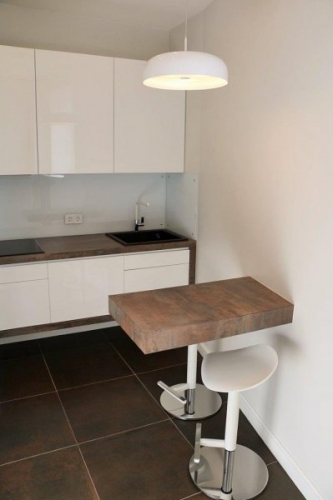 Sludinājumi. Tiek izīrēts izremontēts, gaišs un mājīgs jūgendstila dzīvoklis Skolas ielā - augstie griesti, Cena: 750 EUR/mēn Foto #5