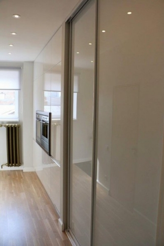 Sludinājumi. Tiek izīrēts izremontēts, gaišs un mājīgs jūgendstila dzīvoklis Skolas ielā - augstie griesti, Cena: 750 EUR/mēn Foto #6