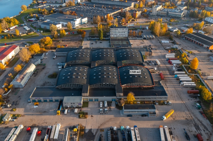 Объявление. Складские / производственные помещения с высокими потолками и естественным освещением.  + Удобный Цена: 6030 EUR/мес. Foto #5