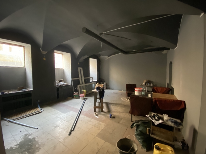 Объявление. Iznomā tidzniecības telpas centrā, pie \'Rīgas cirks\'.  + Cokolstāvā (5 pakāpieni uz leju).  + Цена: 2500 EUR/мес. Foto #3