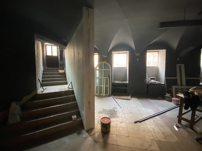 Объявление. Iznomā tidzniecības telpas centrā, pie \'Rīgas cirks\'.  + Cokolstāvā (5 pakāpieni uz leju).  + Цена: 2500 EUR/мес. Foto #4