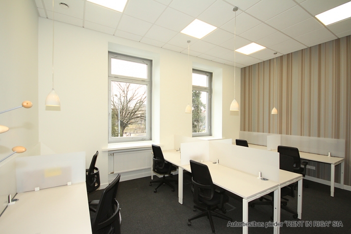 Sludinājumi. Piedāvājam nomāt biroja telpas jaunā biroja centrā Vecrīgā. Pilnībā aprīkoti un darbam gatavi darba Cena: 179 EUR/mēn Foto #1